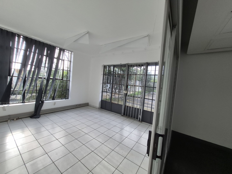 To Let Commercial Property for Rent in Paarden Eiland Western Cape